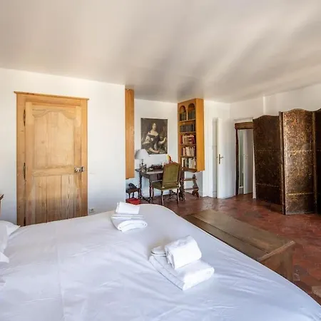 Charming Located In The Heart Of Parigi