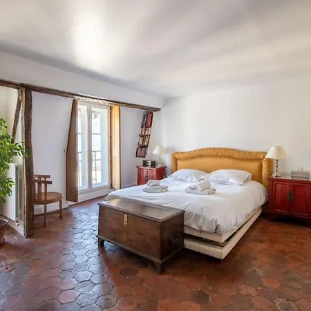 Appartamento Charming Located In The Heart Of